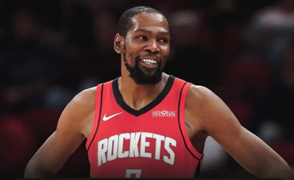 [流言板]勇士社媒曬庫里抵達洛杉磯的視頻：12次入選全明星的球員