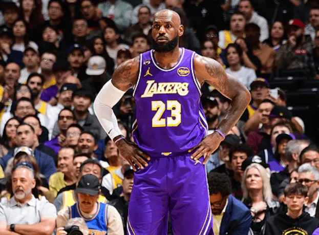 這王朝崩塌的也太快了吧！我們不靠圈！我們都是靠實力！