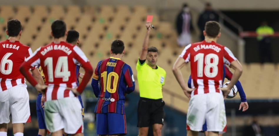 [流言板]吉尔-曼萨诺再惹争议，执法巴萨45场已出示12张红牌创纪录