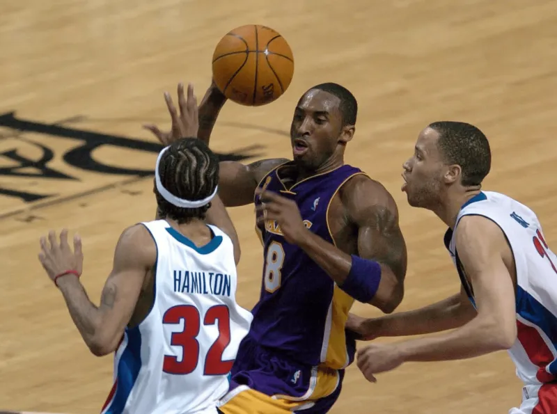 維耶里：萊奧踢得好時(shí)是世界最佳，踢得差時(shí)想立馬把他賣(mài)掉