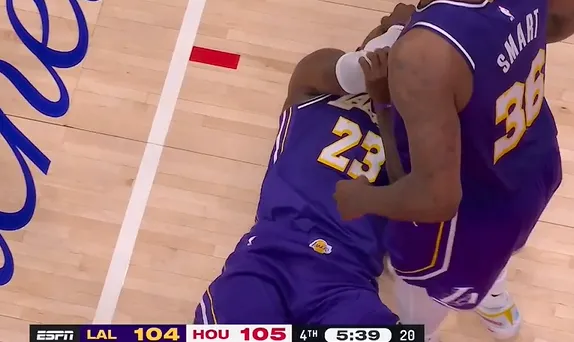 切爾西女足球員科爾曬與女友、新生兒合照，宣布孩子出生