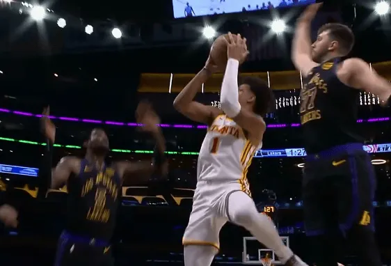 姆巴佩本場數據：梅開二度，4射2正，4次過人，3次關鍵傳球