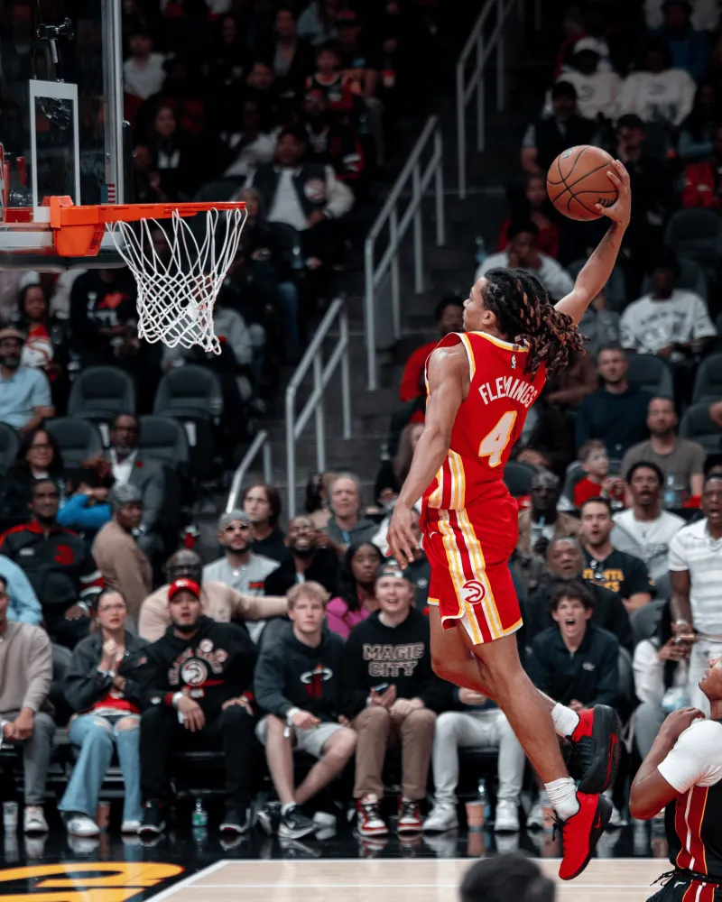 [流言板]NBA：弗莱明斯超越特雷-杨成为老鹰队史最年轻拿20+5+5球员-NBA新闻-虎扑社区